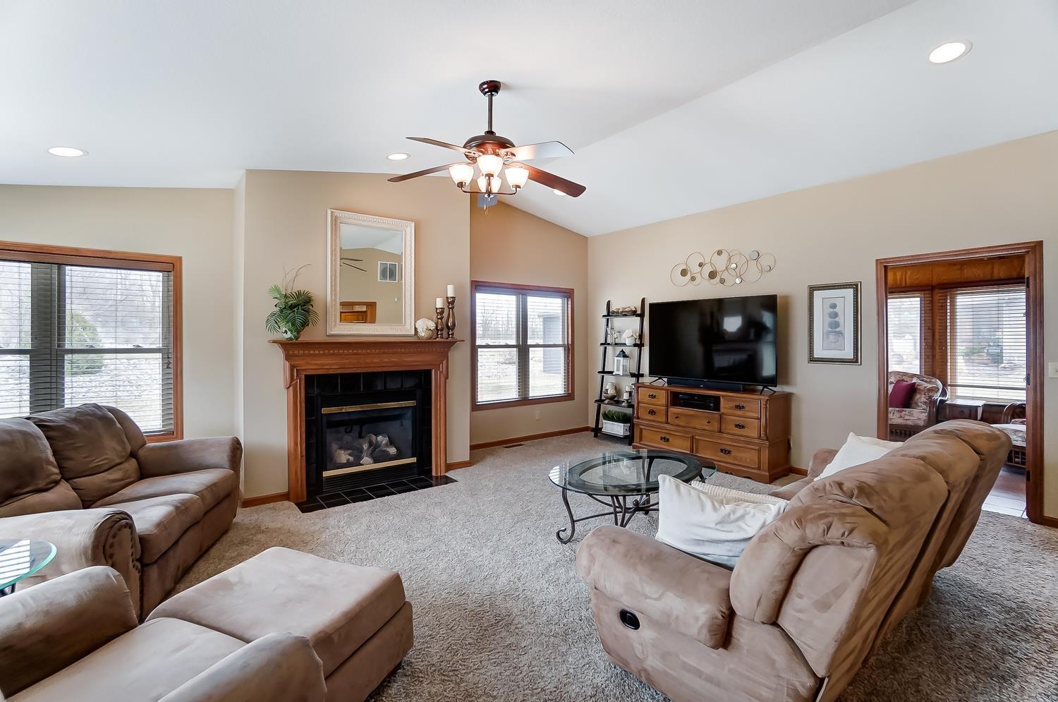 313 Meadowmere Drive Butler, IN 46721 - Photo 14 of 33
