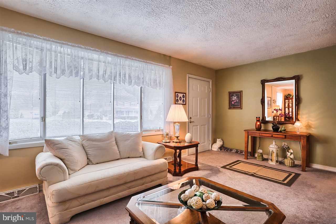 2320 Birch Road York, PA 17408 - Photo 3 of 36