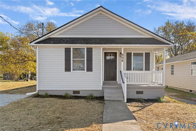 $193,000 | 605 High School Street, Emporia, VA 23847