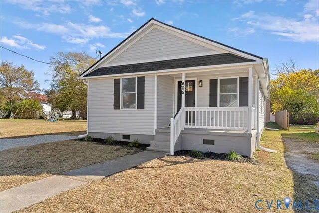 $193,000 | 605 High School Street, Emporia, VA 23847