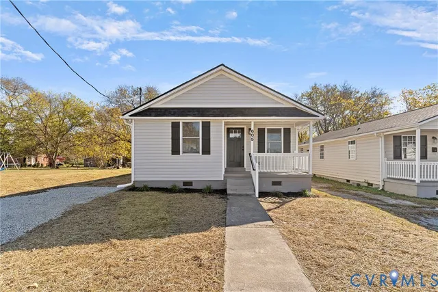 $193,000 | 605 High School Street, Emporia, VA 23847