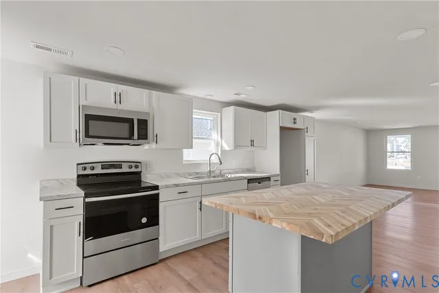 $193,000 | 605 High School Street, Emporia, VA 23847