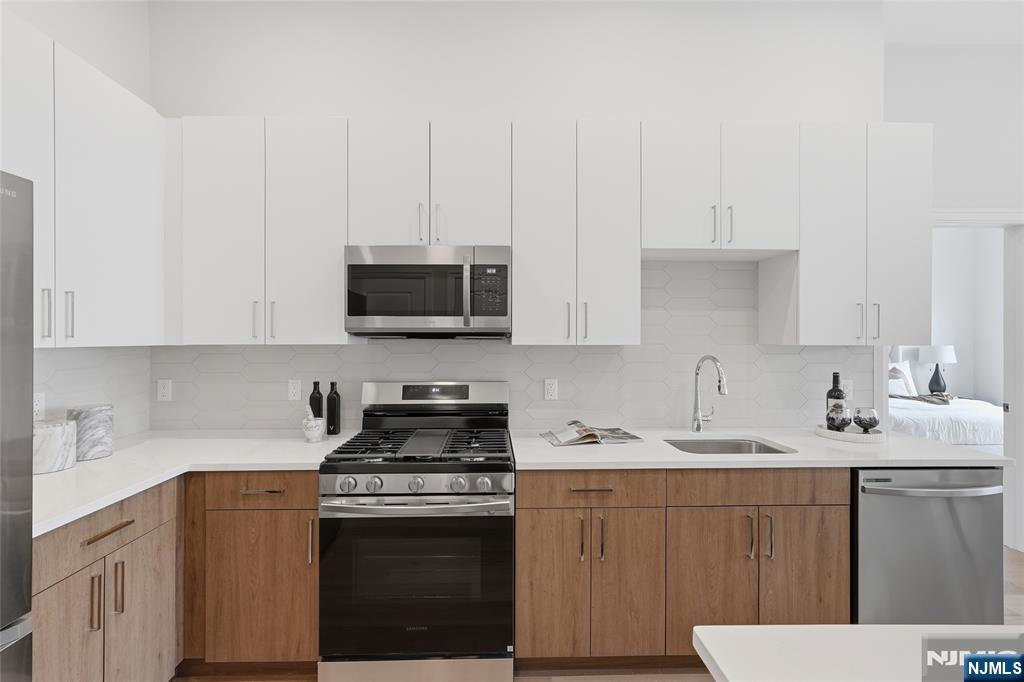 263 Hackensack Street, Unit 222 East Rutherford, NJ 07073 - Photo 7 of 29 Gallery Image 7