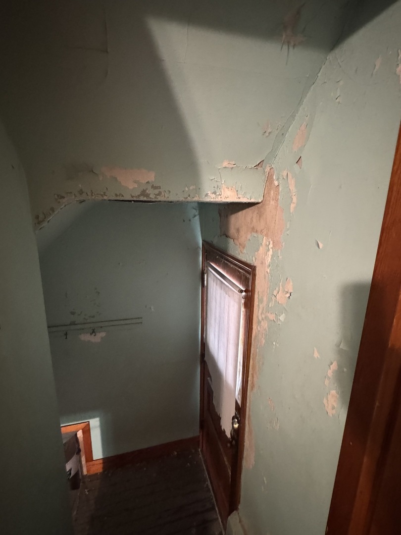 3226 181st Street Lansing, IL 60438 - Photo 31 of 38 a bathroom with a sink and a mirror