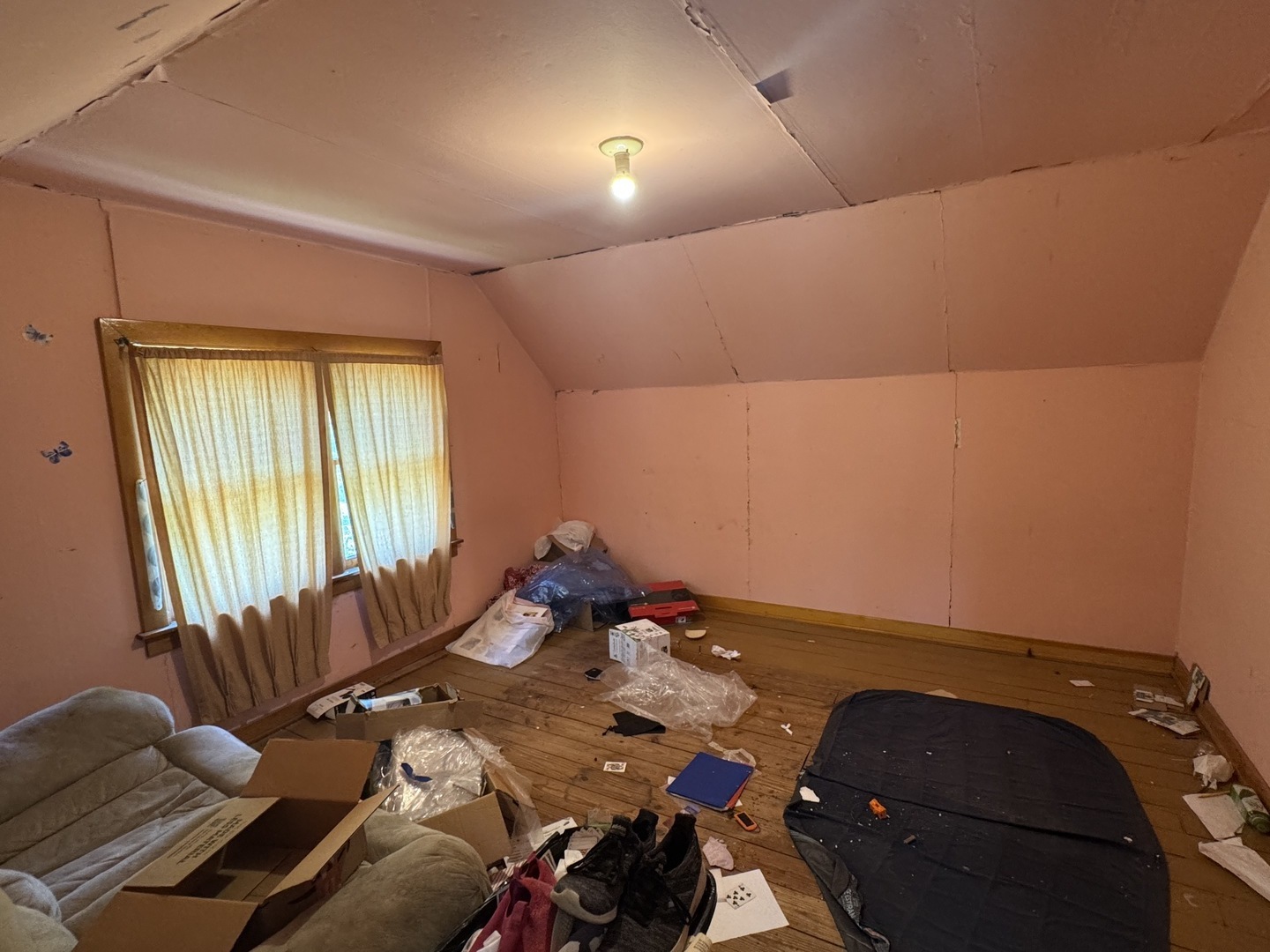 3226 181st Street Lansing, IL 60438 - Photo 9 of 38 a bed room with furniture and a window