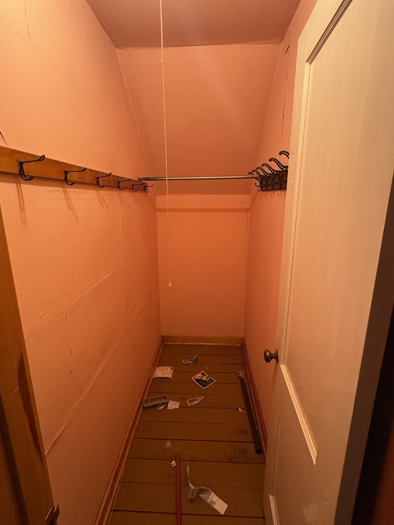 3226 181st Street Lansing, IL 60438 - Photo 10 of 38 a view of bathroom