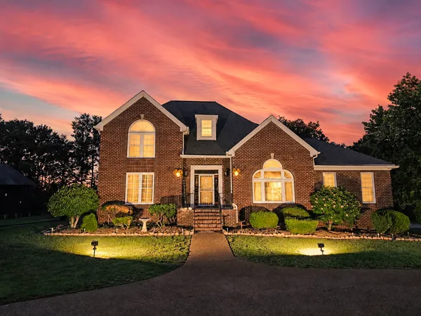 $549,000 | 215 Northwood Avenue, Shelbyville, TN 37160