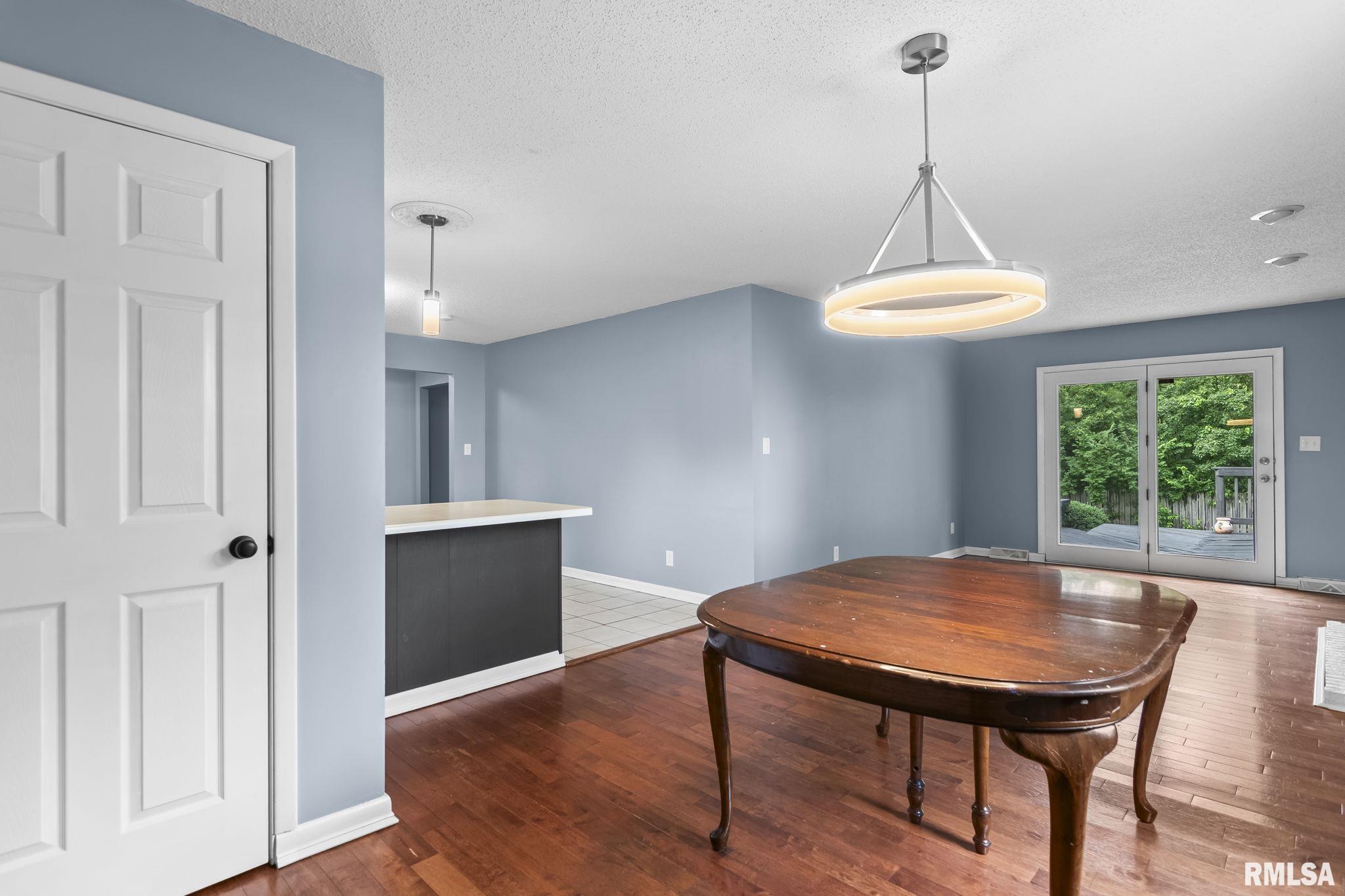 2421 Mayfair Road Springfield, IL 62703 - Photo 6 of 39 Gallery Image 6
