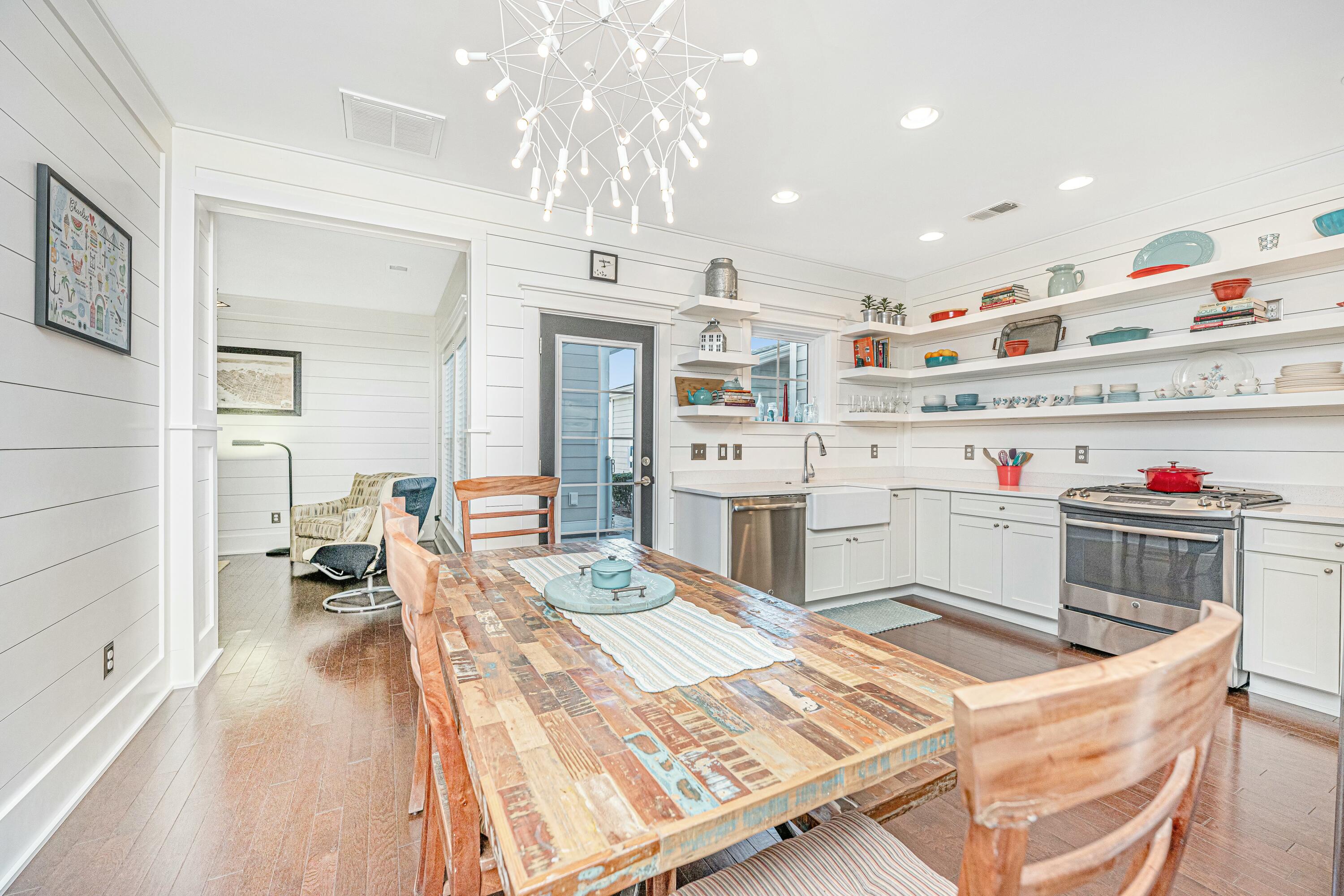 1395 Tollison Path Mount Pleasant, SC 29466 - Photo 9 of 48 Eating area