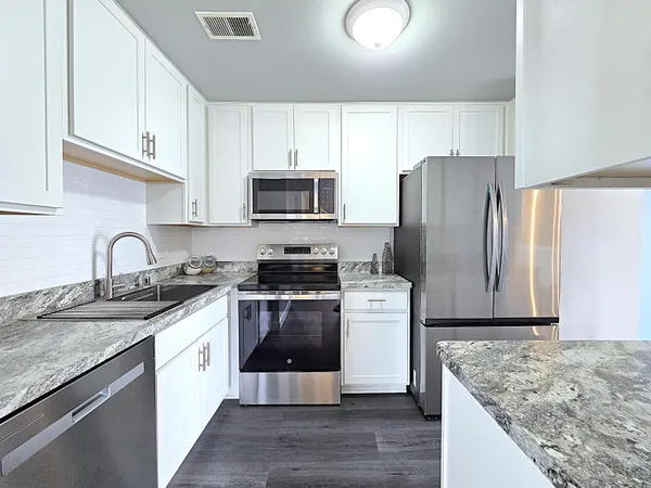 $199,900 | 6322 South 20th Street, Milwaukee, WI 53221