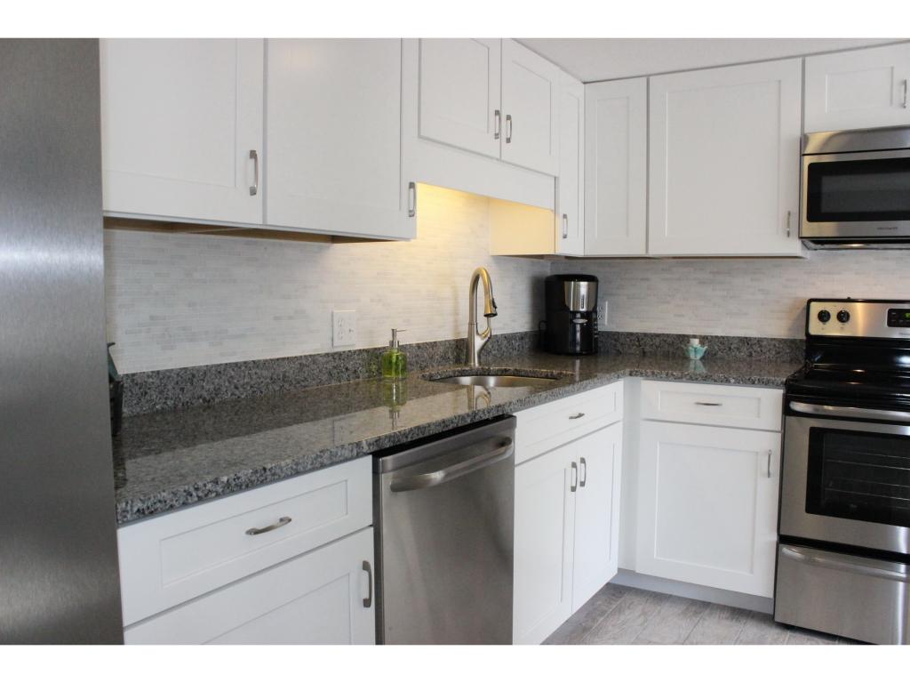 17 Granite Road, Unit 2 Lincoln, NH 03251 - Photo 7 of 28