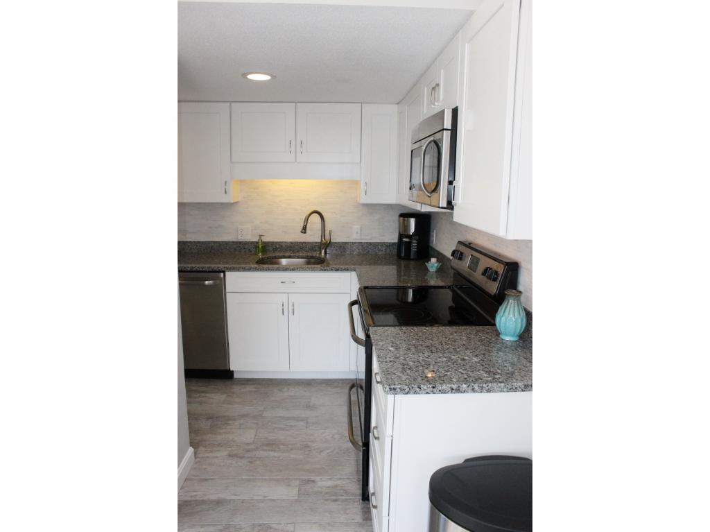 17 Granite Road, Unit 2 Lincoln, NH 03251 - Photo 8 of 28