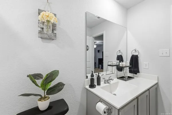 $2,395 | 8319 Percheron Pass, San Antonio, TX 78254