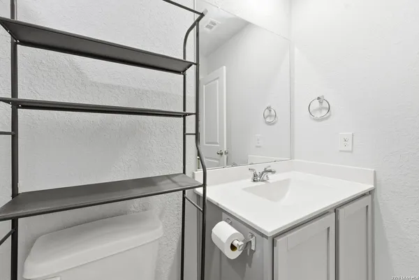 $2,395 | 8319 Percheron Pass, San Antonio, TX 78254