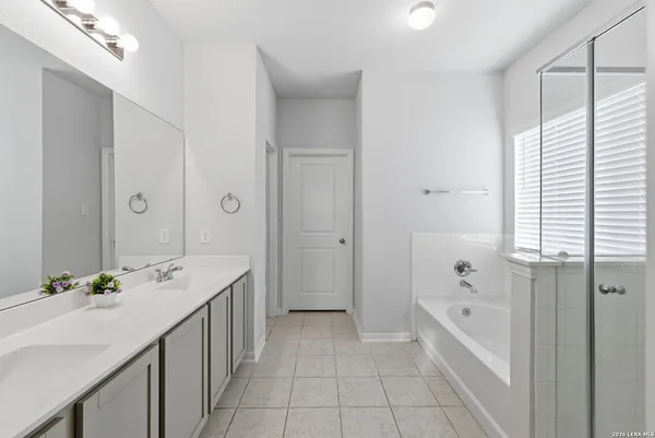 $2,395 | 8319 Percheron Pass, San Antonio, TX 78254
