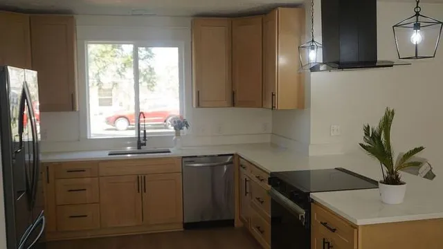 $555,000 | 535 E Street, Independence, OR 97351