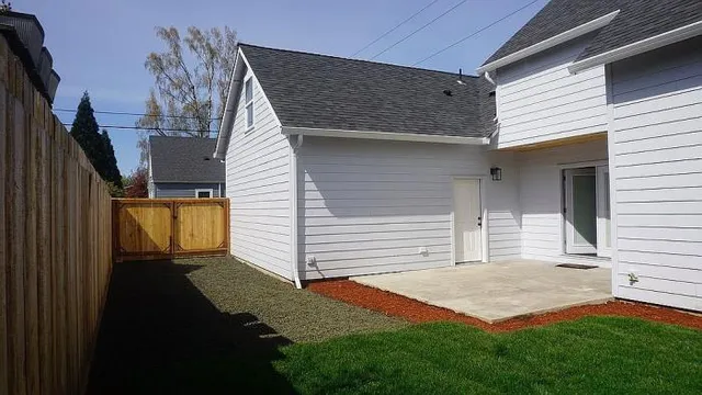 $555,000 | 535 E Street, Independence, OR 97351