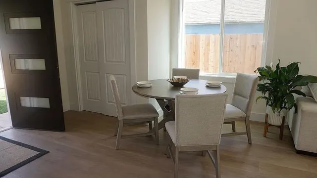 $555,000 | 535 E Street, Independence, OR 97351