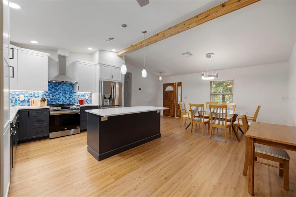 818 Eunice Drive Tarpon Springs, FL 34689 - Photo 12 of 59