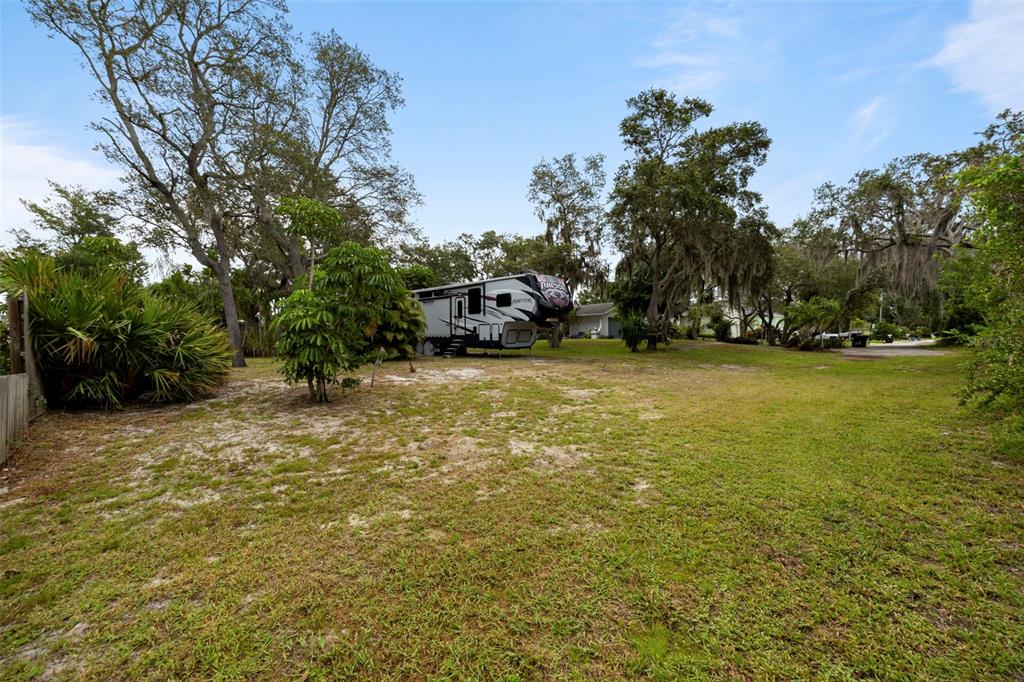 818 Eunice Drive Tarpon Springs, FL 34689 - Photo 32 of 59 a view of a ocean view