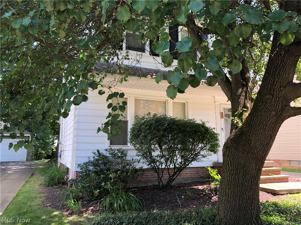 4056 Charlton Road Cleveland, OH 44121 - Photo 2 of 2