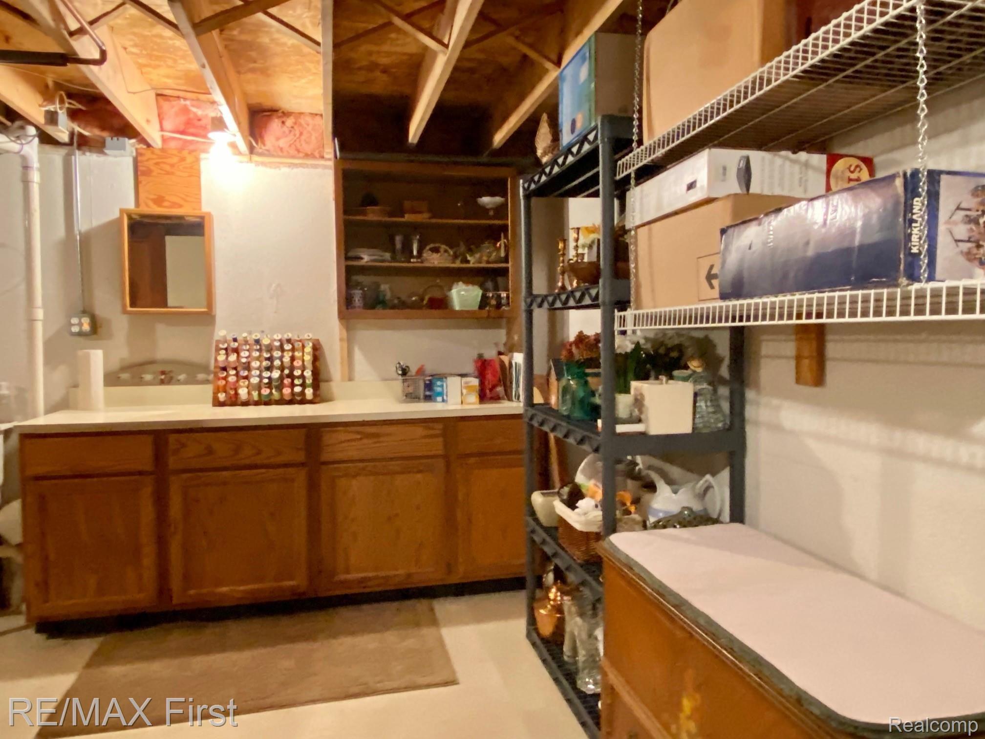 573 Tennyson Rochester, MI 48307 - Photo 29 of 40 Work Room