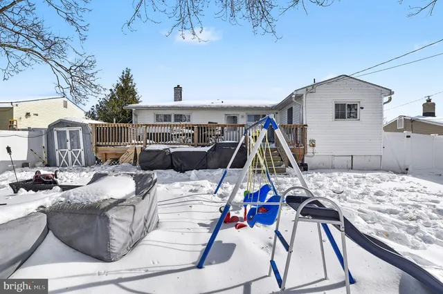 a view of a workspace and patio