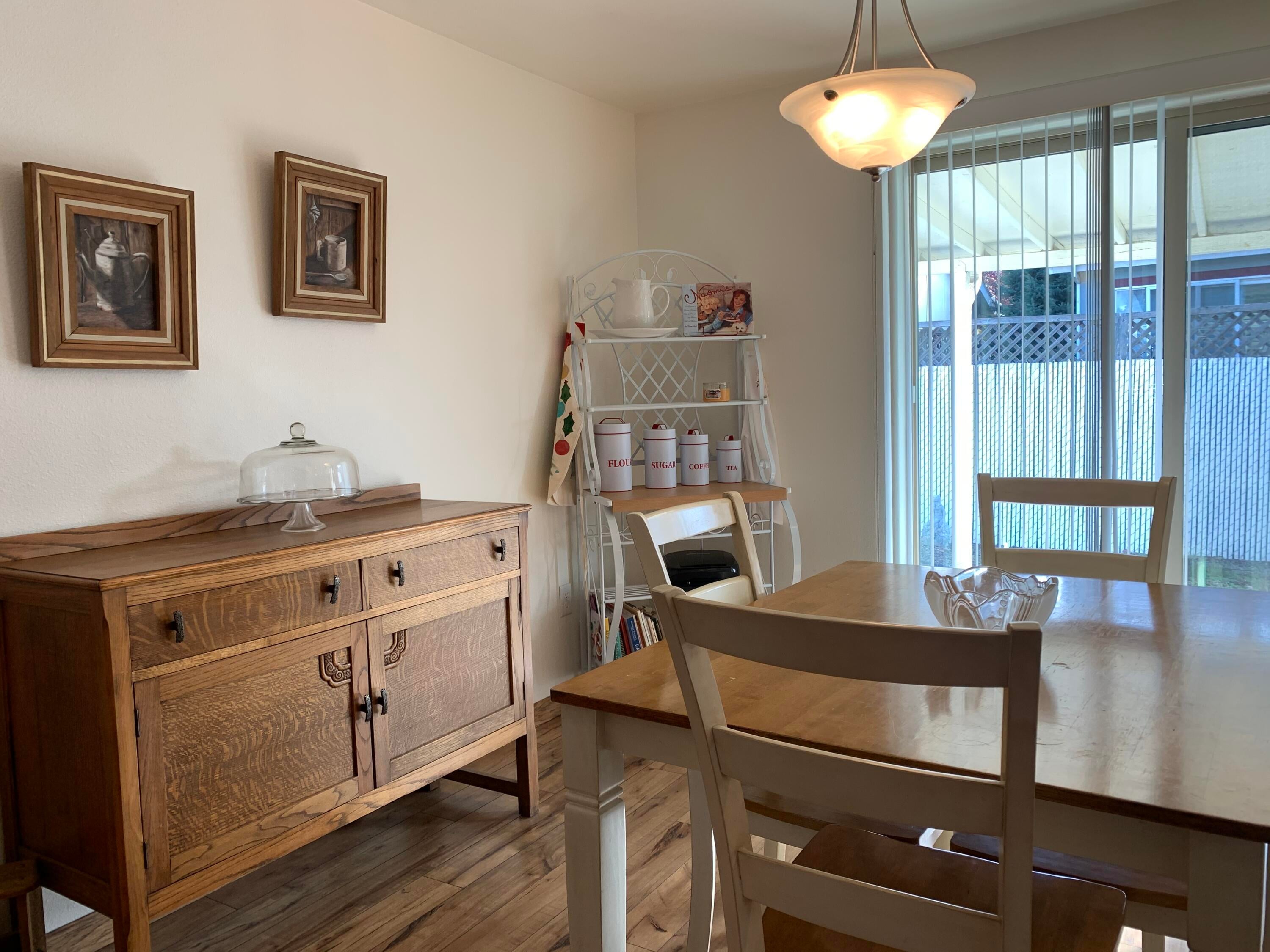 644 Andrea Way Eagle Point, OR 97524 - Photo 11 of 36 IMG-3963