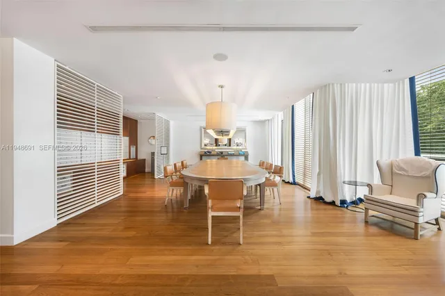 a view of a tennis court