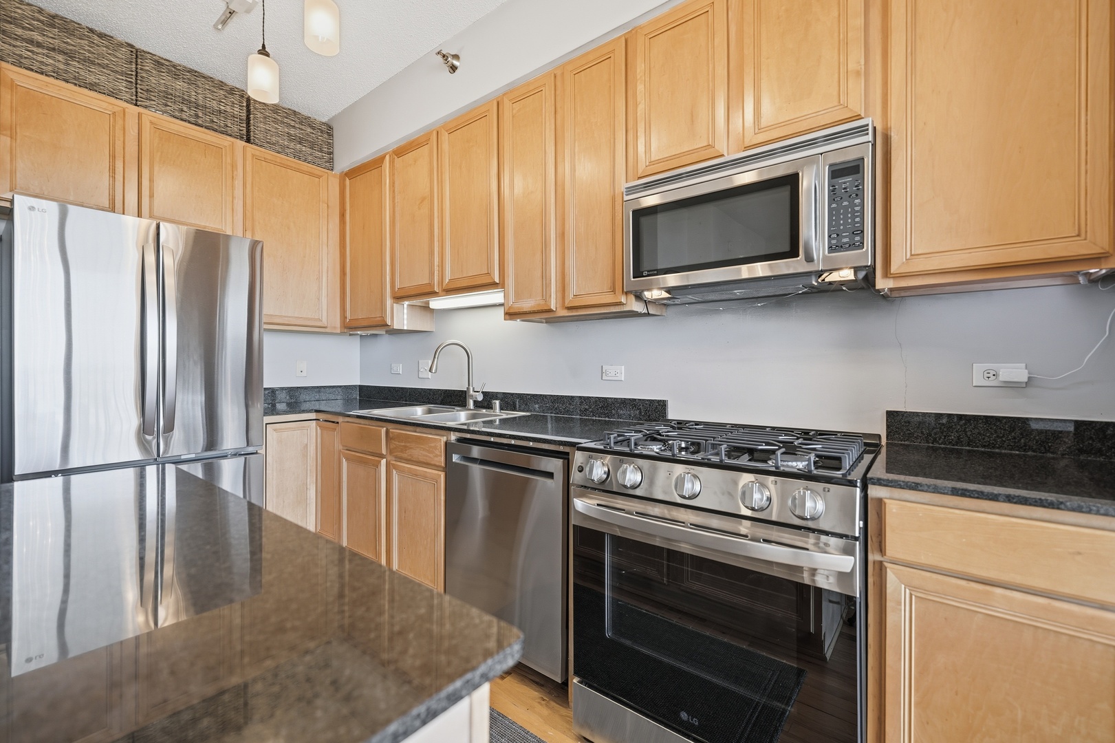 41 East 8th Street, Unit 2905 Chicago, IL 60605 - Photo 9 of 26