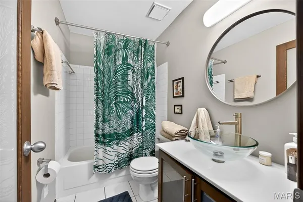 $290,000 | 1514 Birnamwood Trail Drive, Ballwin, MO 63021