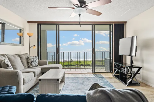 $2,400 | 5061 North Hwy A1A, Unit 705, Fort Pierce, FL 34949