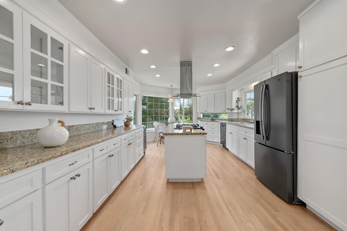 16057 Shannon Road Los Gatos, CA 95032 - Photo 14 of 57