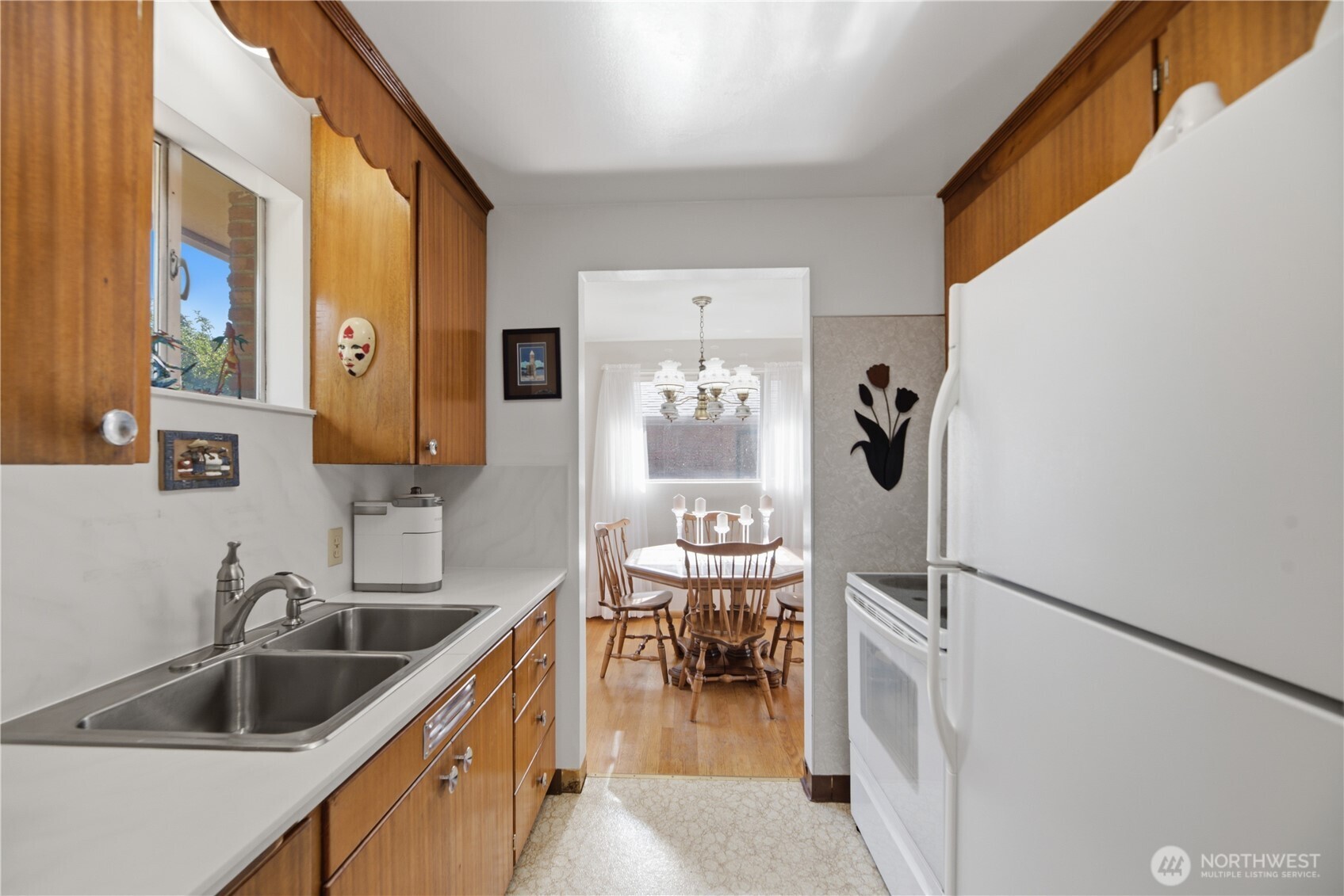 3947 Southwest Portland Street Seattle, WA 98136 - Photo 8 of 27