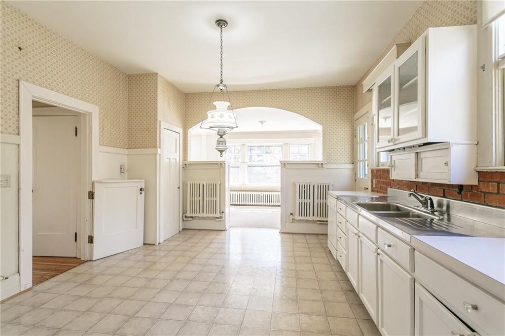 1363 Highland Avenue Rochester, NY 14620 - Photo 11 of 46
