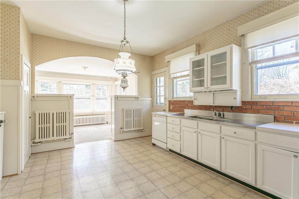 1363 Highland Avenue Rochester, NY 14620 - Photo 14 of 46