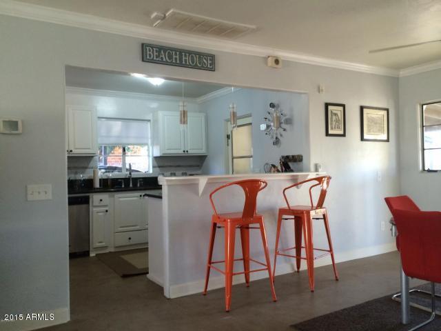 2107 West Osborn Road Phoenix, AZ 85015 - Photo 3 of 20 Breakfast Bar
