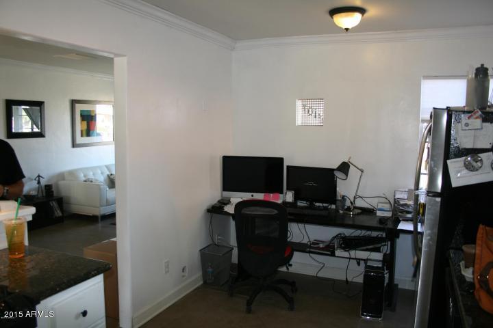 2107 West Osborn Road Phoenix, AZ 85015 - Photo 8 of 20 Eat-in/Office Desk Area