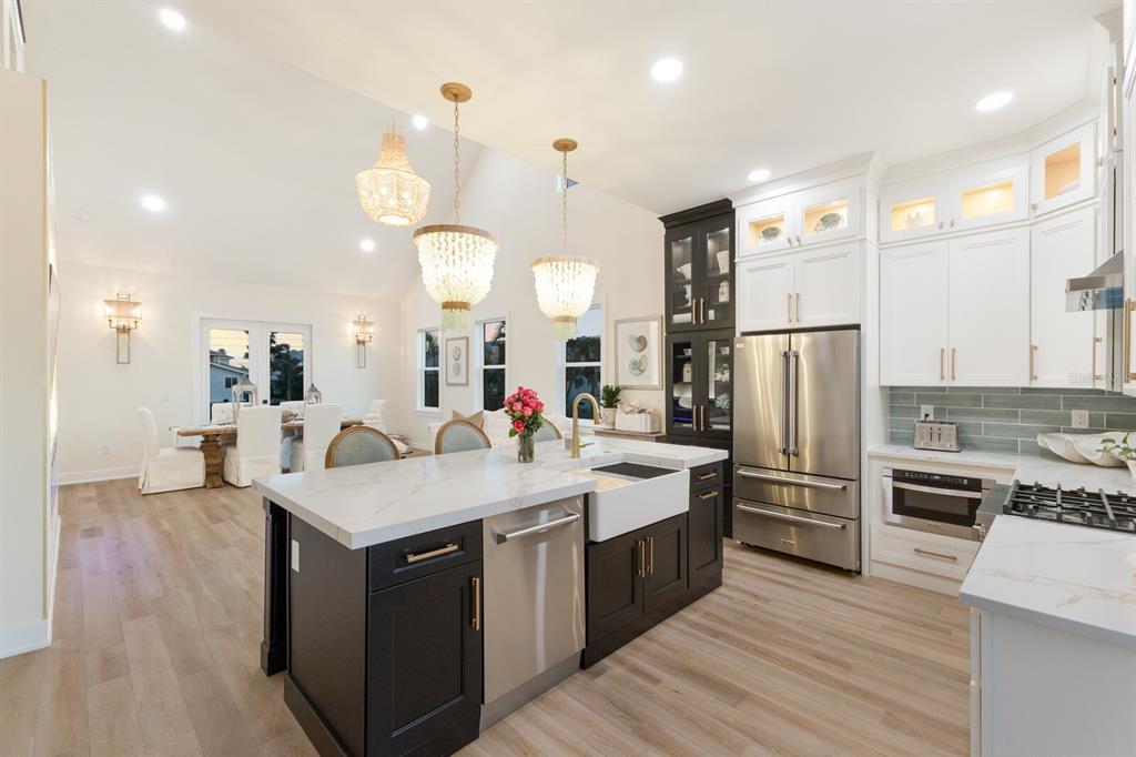 428 Spring Avenue Anna Maria, FL 34216 - Photo 8 of 50 Gallery Image 8