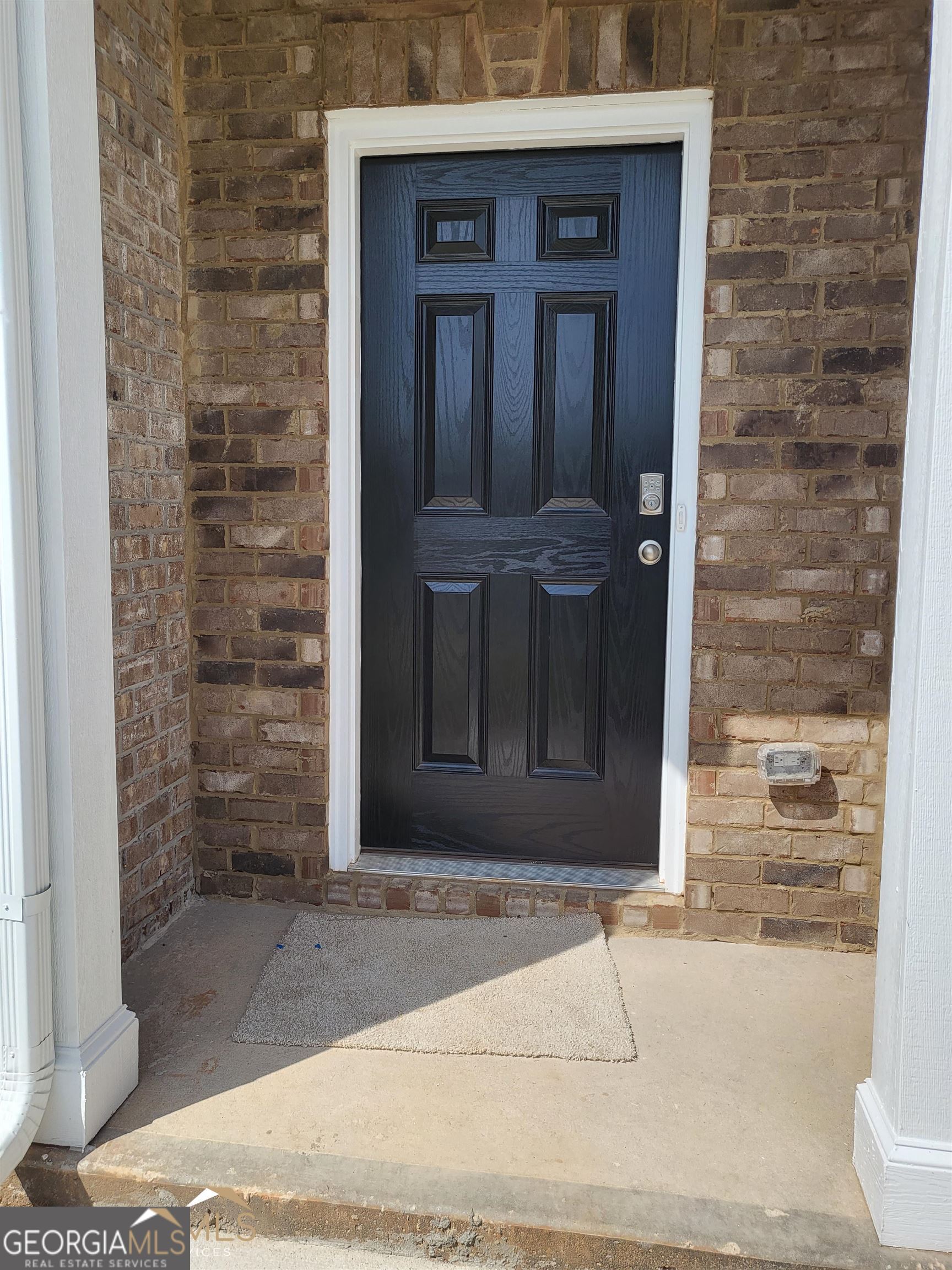 839 Taurus Drive Stockbridge, GA 30281 - Photo 1 of 27 a front view of a house with a door