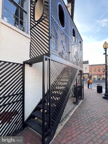 $3,300 | 1365 Wisconsin Avenue Northwest, Unit 2, Washington, DC 20007