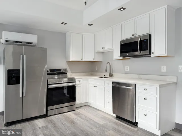 $3,300 | 1365 Wisconsin Avenue Northwest, Unit 2, Washington, DC 20007