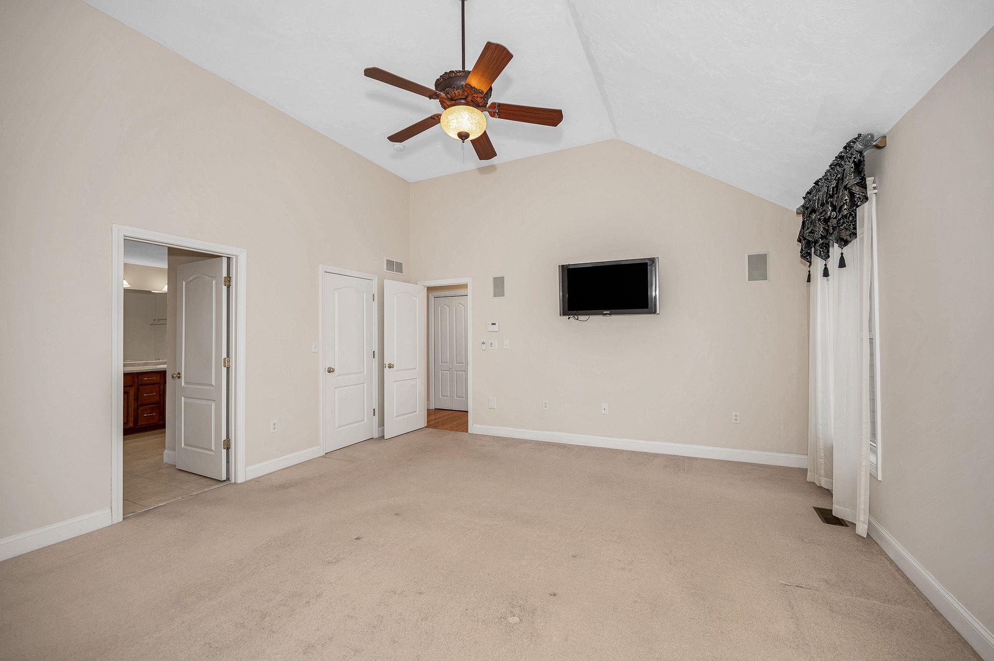2 Prestwick Trail Nashua, NH 03062 - Photo 16 of 42