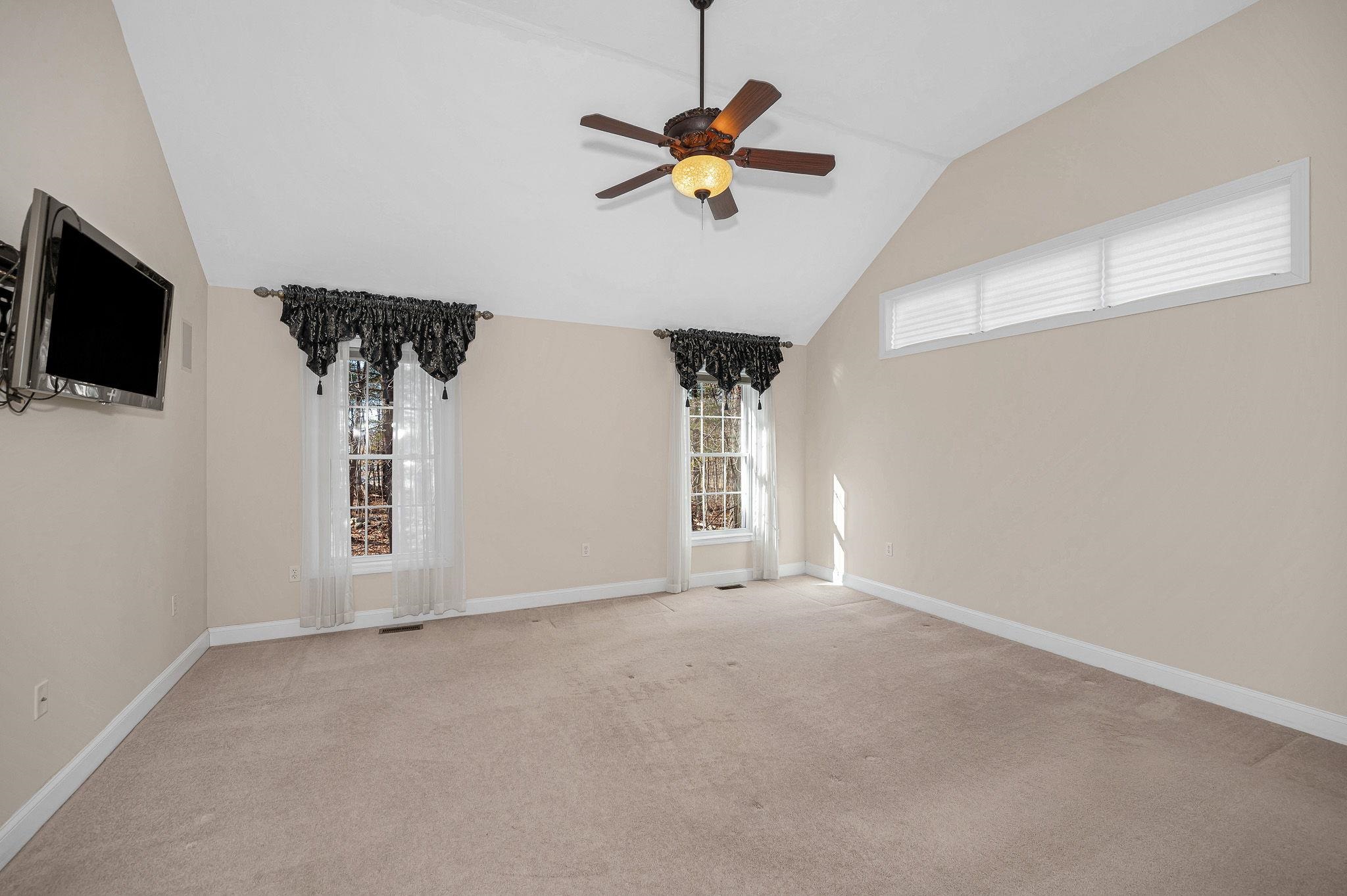 2 Prestwick Trail Nashua, NH 03062 - Photo 18 of 42