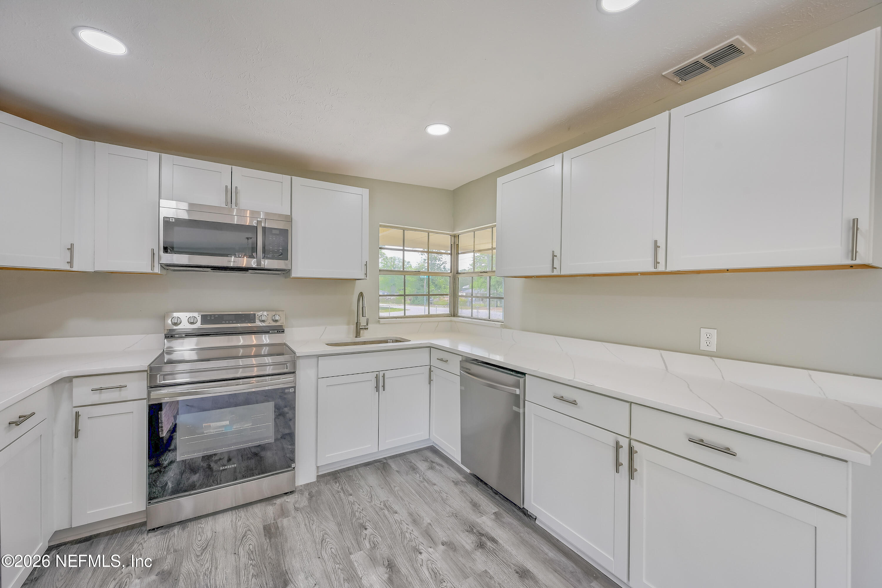 772 Alvis Road Jacksonville, FL 32220 - Photo 2 of 24 772 Alvis Rd-11