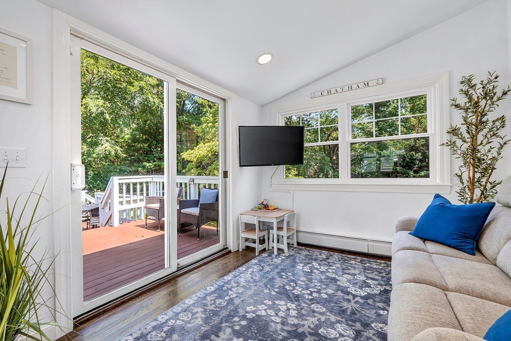 26 Brooksbie Road Bedford, MA 01730 - Photo 10 of 38