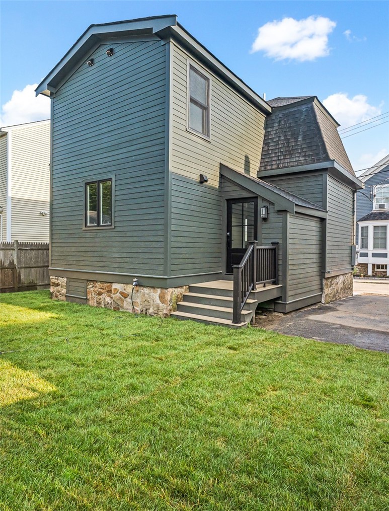 6 Potter Street Newport, RI 02840 - Photo 16 of 22