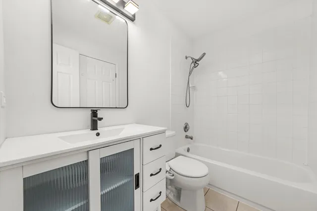 $359,900 | 372 White Tail Drive, Grayslake, IL 60030