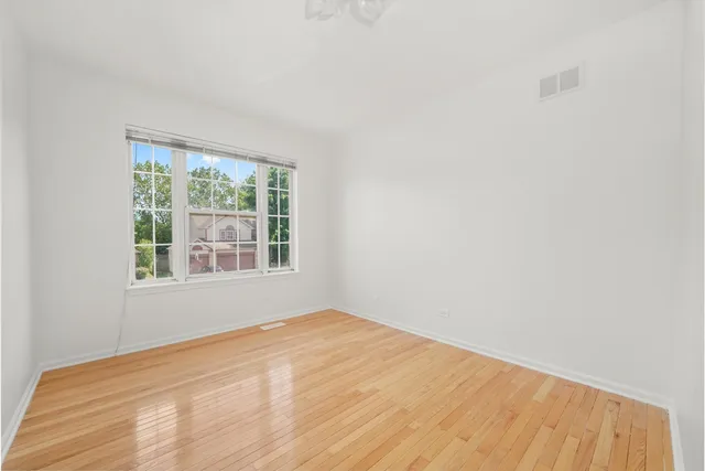 $359,900 | 372 White Tail Drive, Grayslake, IL 60030