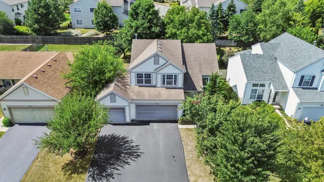 $359,900 | 372 White Tail Drive, Grayslake, IL 60030